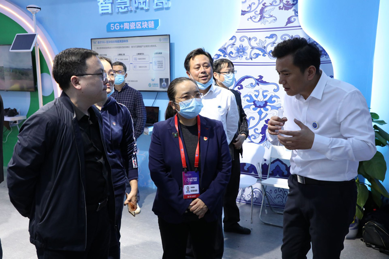 潯陽區(qū)組團(tuán)赴南昌觀摩2020世界VR/AR展 共探前沿科技 深化技術(shù)交流